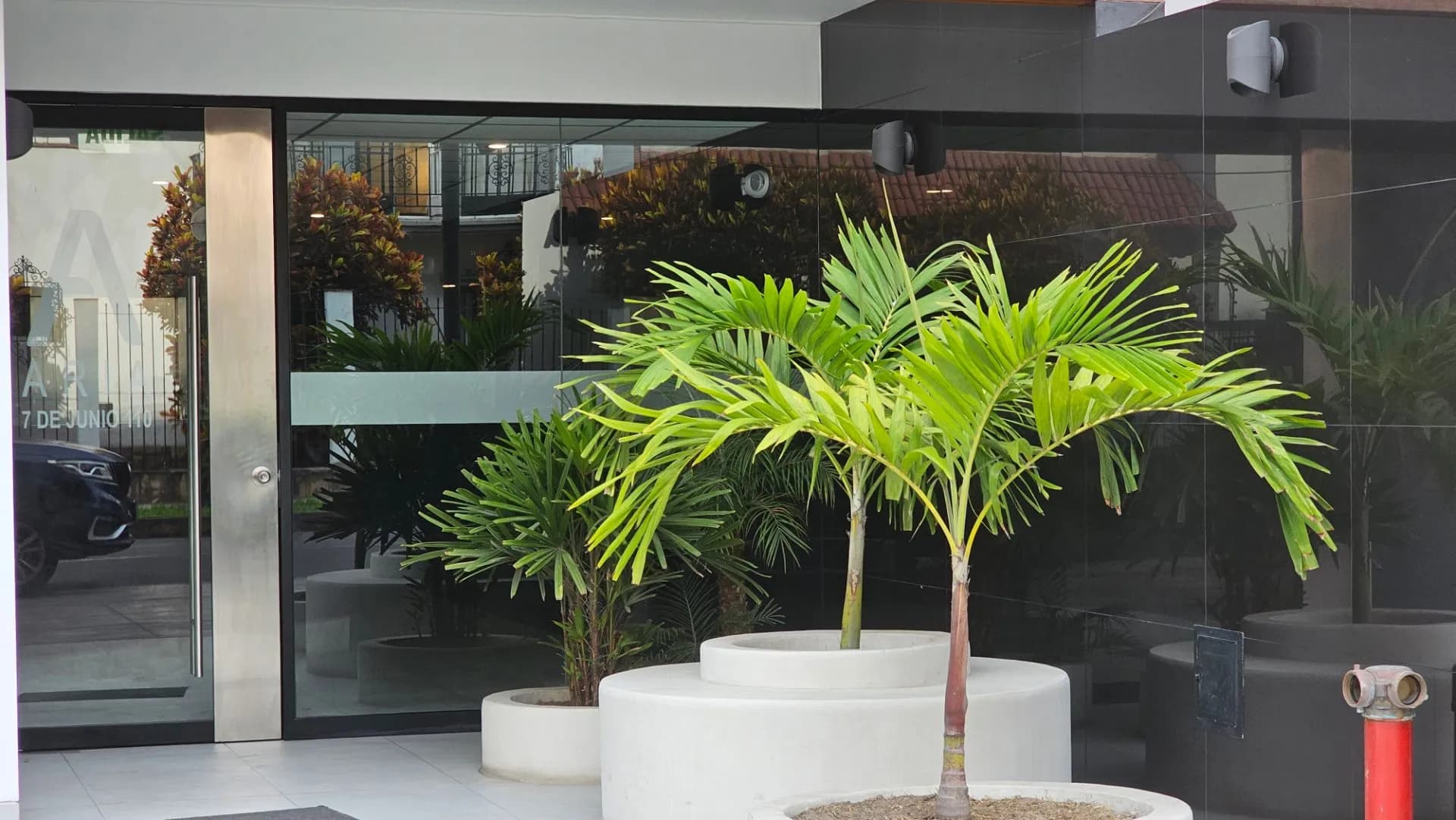Tu piso. Tu edificio. Sin vecino de puerta a puerta. — foto 3