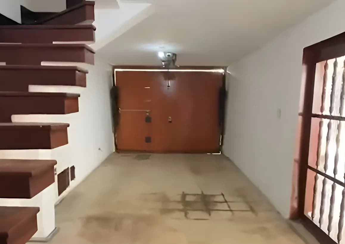 casa de 3 pisos con 5 habitaciones en chiclayo — foto 2