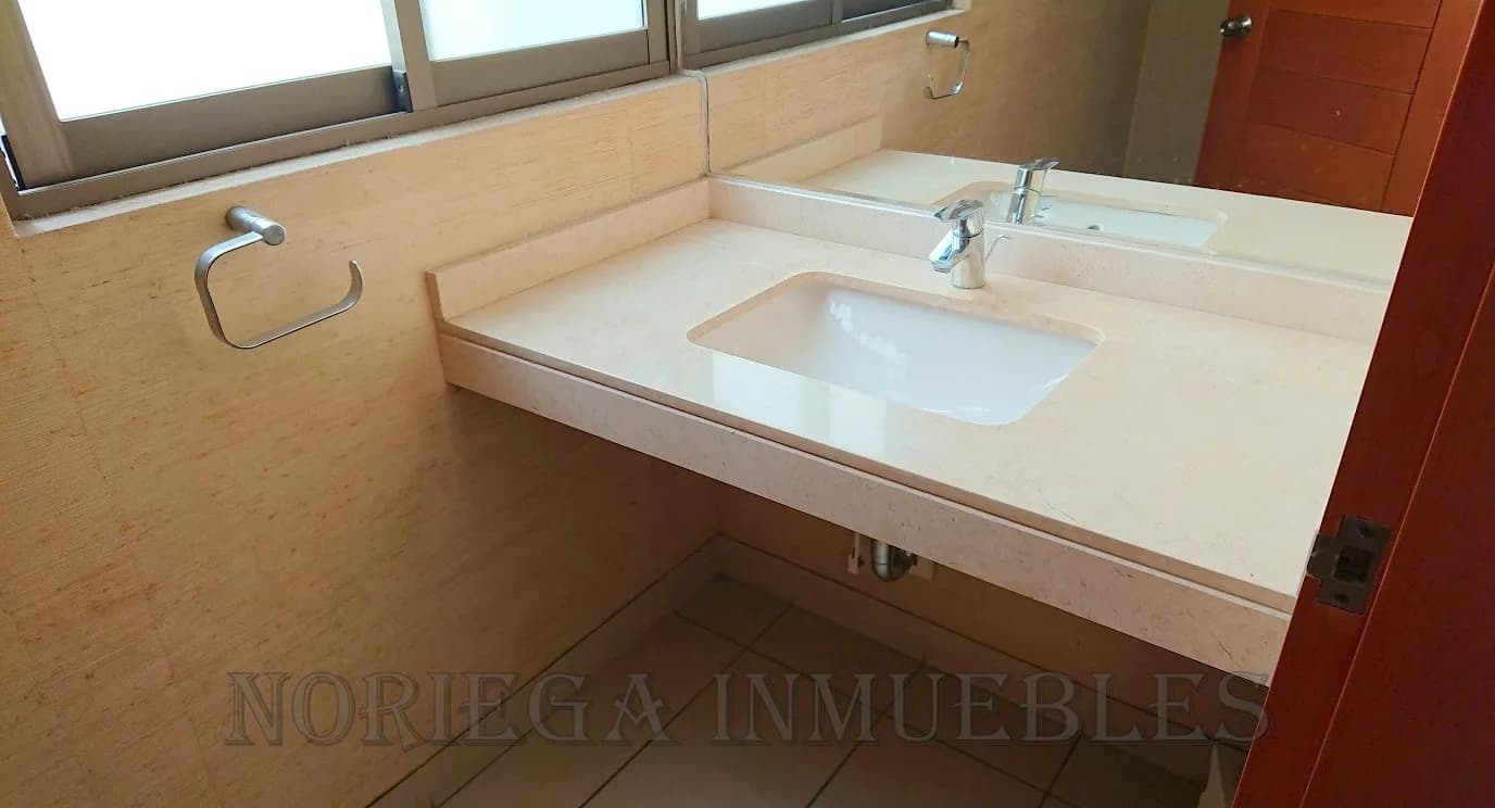 Casuarinas Duplex  455 m2 + 2 cocheras + Depósito. US$ 2,000.- — foto 6