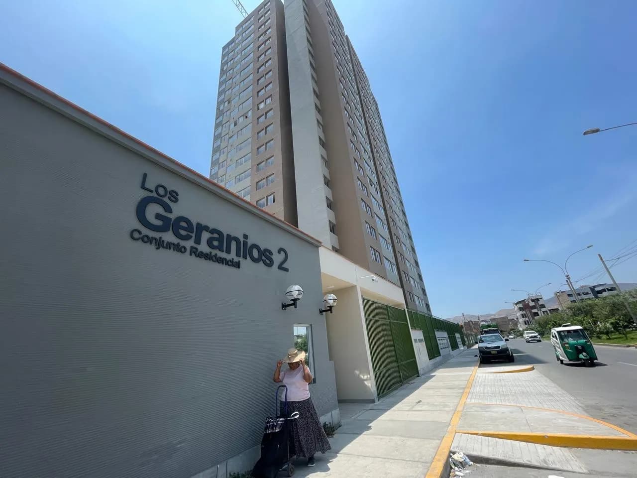 ¡Se alquila depa de estreno en Comas! — foto 11