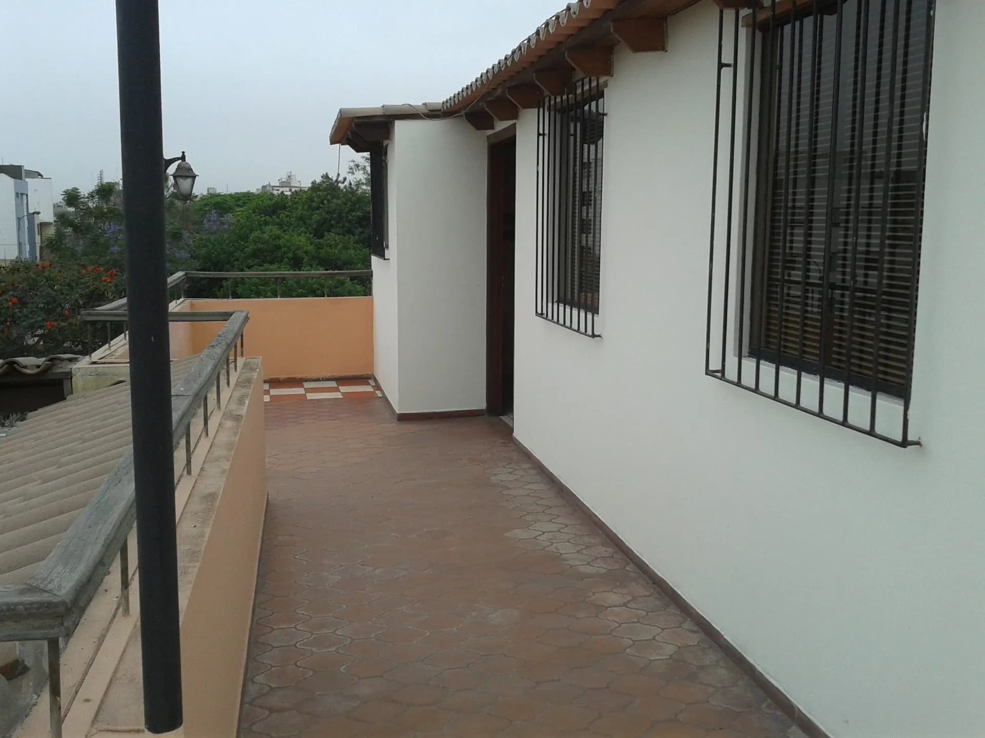 VENDO 3 MINIS DPTOS EN 4 PISO URB. SAN BORJA SUR — foto 1