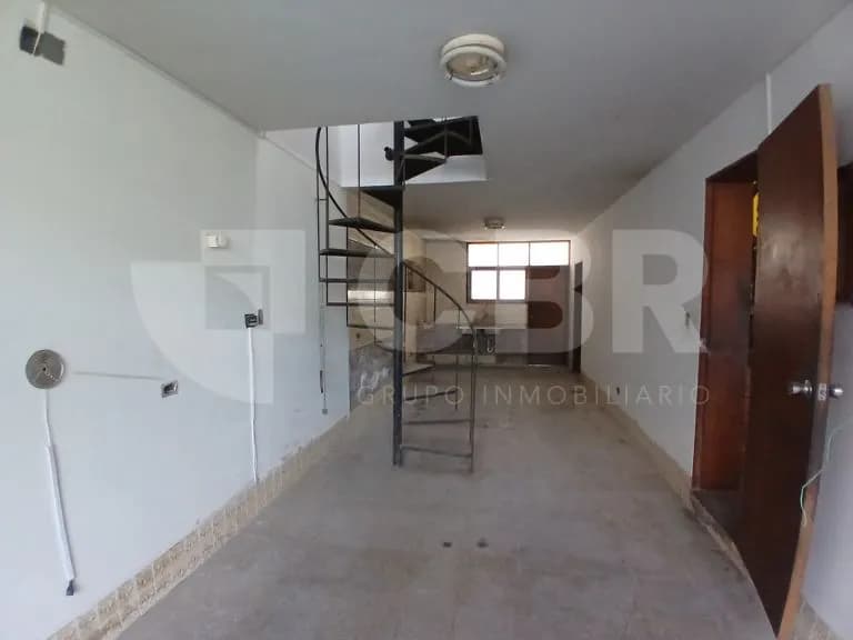 VENTA CASA COMO TERRENO EN SURCO — foto 13