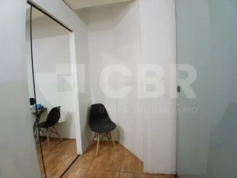 ALQUILER LOCAL COMERCIAL EN LA VICTORIA — foto 2
