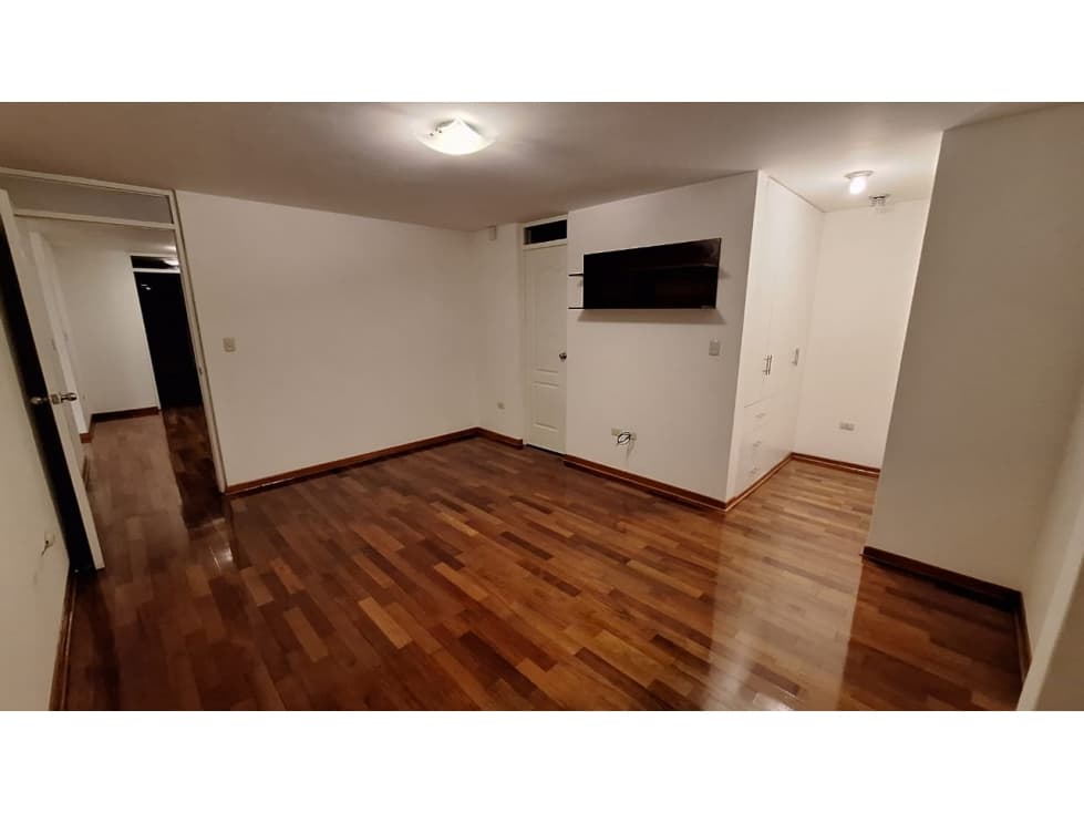 VENTA DE DEPARTAMENTO AMPLIO EN QUINTA PRIVADA DE CERRO COLORADO — foto 2