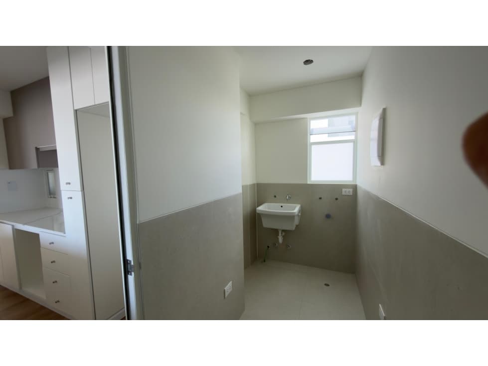 DEPARTAMENTO DE LUJO EN AV CAYMA — foto 4