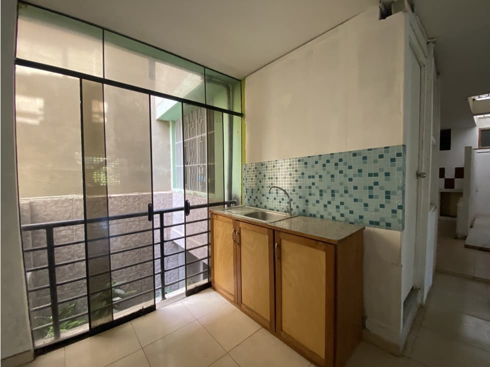 CASA DE 4 PISOS EN VENTA EN ANGAMOS — foto 4