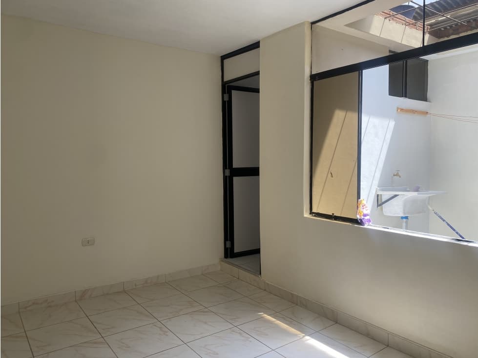 ALQUILO AMPLIO DEPARTAMENTO EN 2do PISO — foto 6