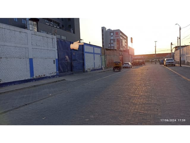 ALQUILO LOCAL COMERCIAL FRENTE A REAL PLAZA
