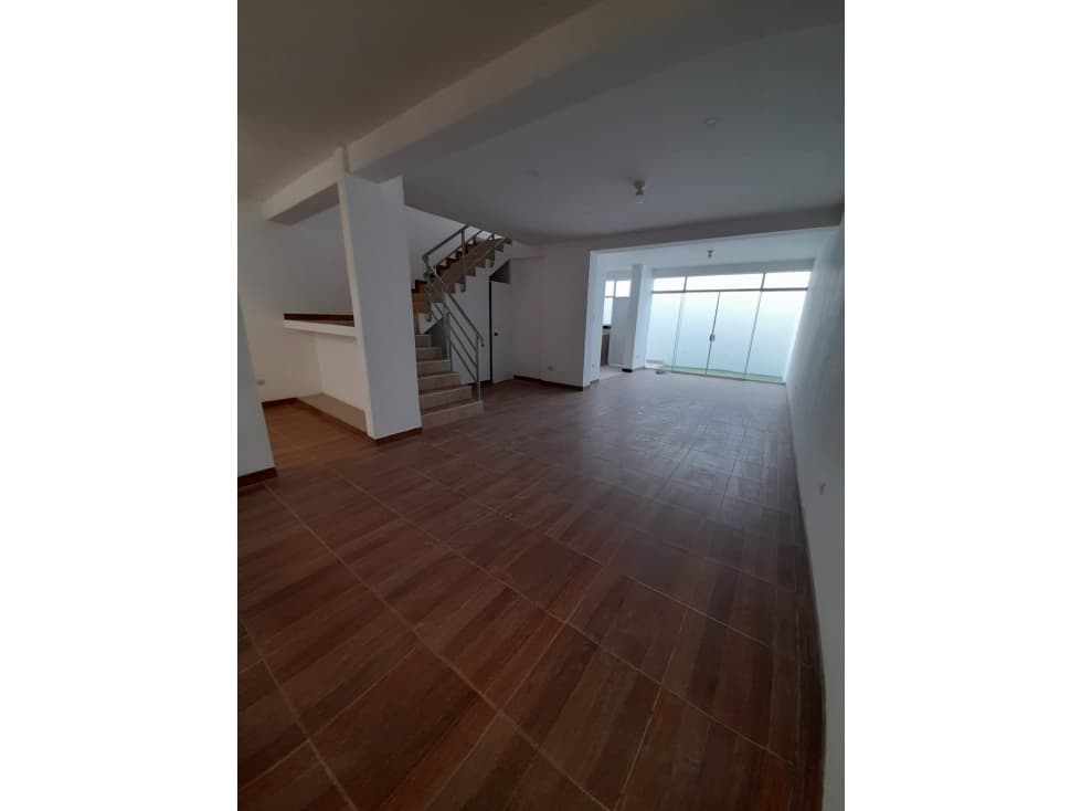 LINDA CASA EN VENTA EN CASUARINAS — foto 3