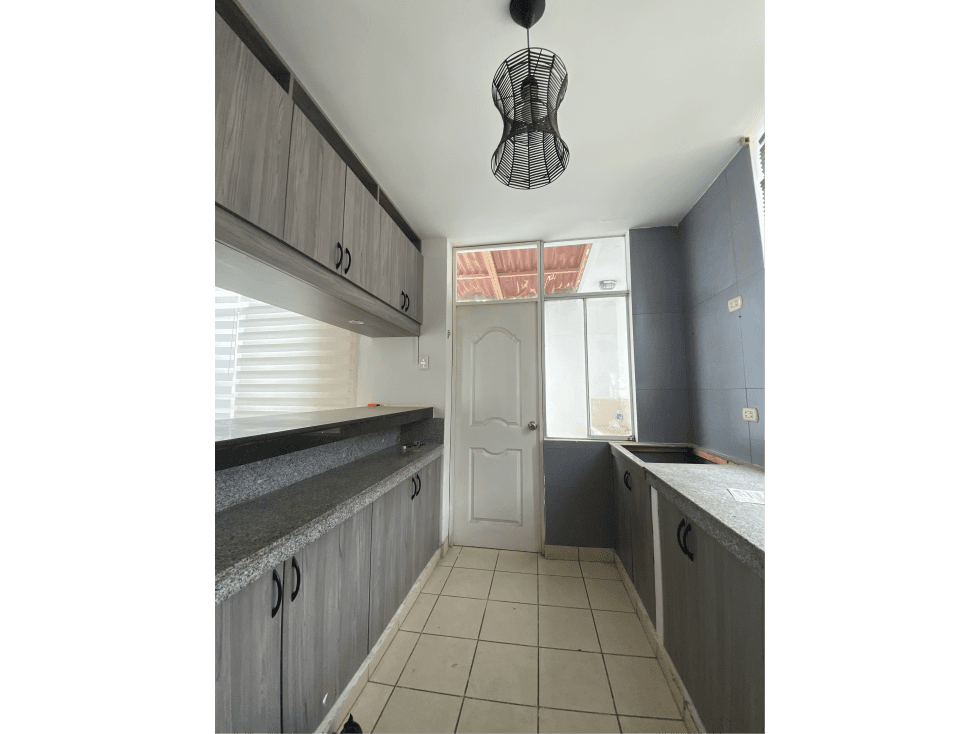 VENDO O ALQUILO AMPLIA CASA EN CORALES 1 — foto 5