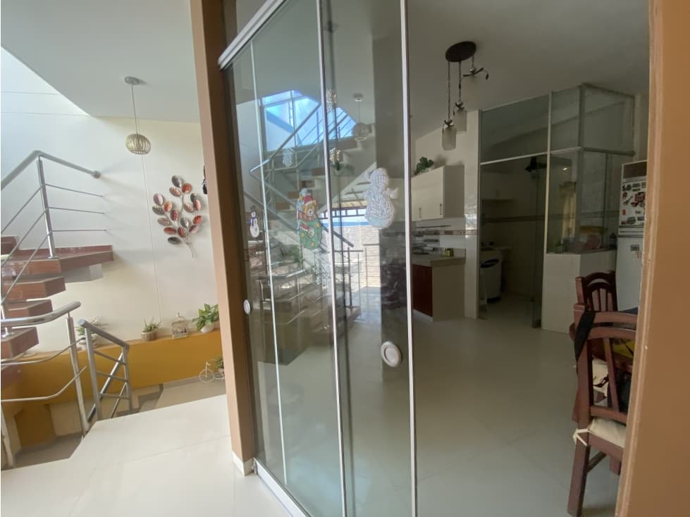 VENDO O ALQUILO HERMOSA CASA EN CORALES — foto 6