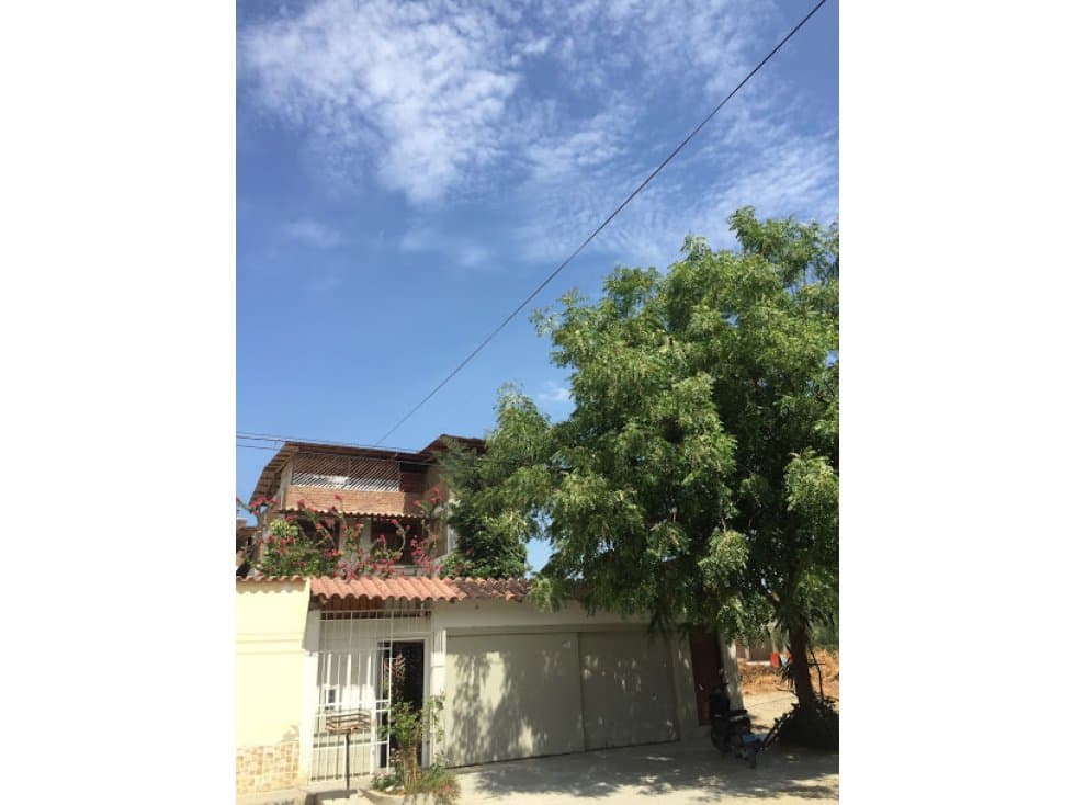 VENDO AMPLIA CASA Y CUARTOS PARA ALQUILER EN GERANIOS, PIURA — foto 2