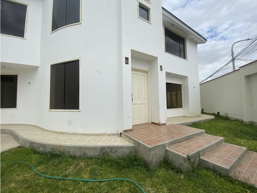 VENDO O ALQUILO AMPLIA CASA EN COCOS DEL CHIPE — foto 2