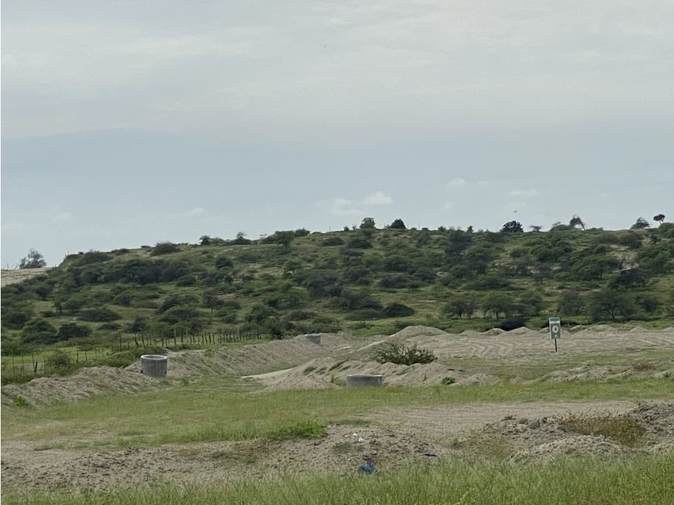 TRASPASO TERRENO EN LOMA ALTA — foto 4