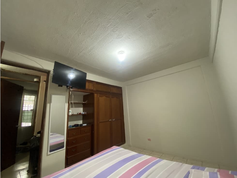 VENDO DEPARTAMENTO EN VICUS, AVENIDA — foto 6
