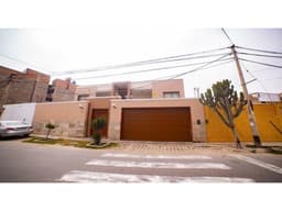 Casa de Playa 3 Pisos en Venta - Lambayeque - Pimentel