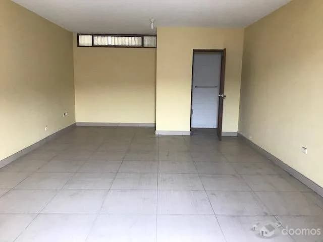 Vendo Edificio con local comercial y oficinas en Jr. independencia cerca Plaza de Armas — foto 3