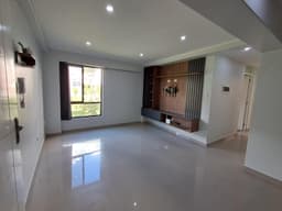 Se Alquila Departamento en 2do Piso Urb. Alto la Merced con vista al parque